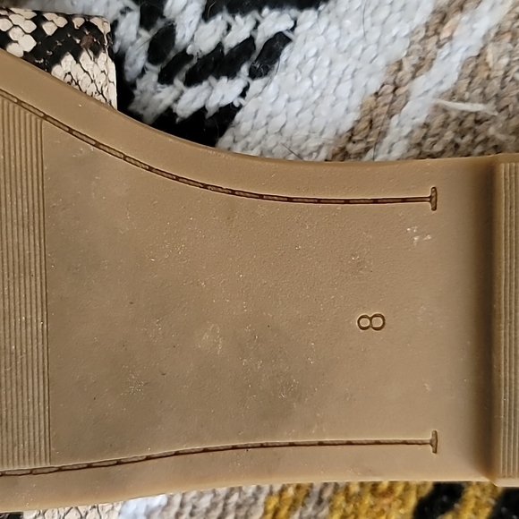 Old Navy Snake Print Sandals - Picture 5 of 5